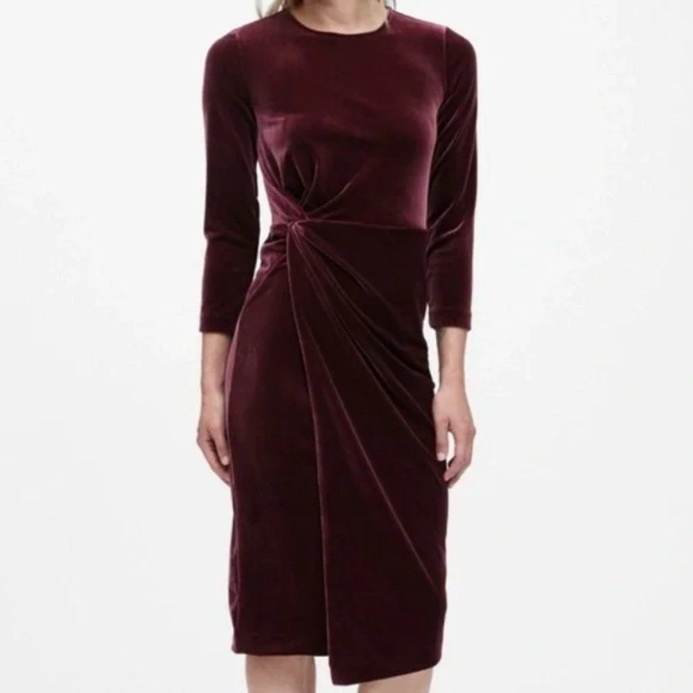 NWT- Banana Republic Velvet Dress with Tie Detail at Waist Size 4